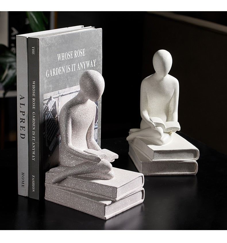 Cuddle Me - Nordic Abstract Embrace Couple Sculpture